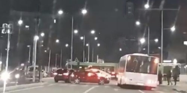 Sërish aksident në kryeqytet, urbani i ‘Tiranës së Re’ përplaset me ‘Audin’!