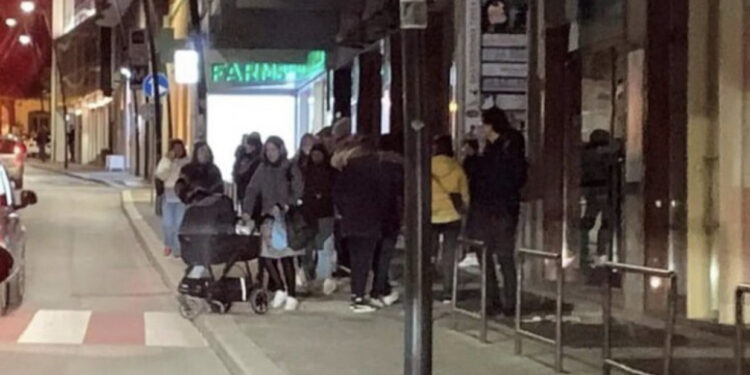 Tërmeti shkund Italinë! Njerëzit dalin me pizhame me vrap