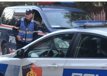 Kërcet arma në Tiranë