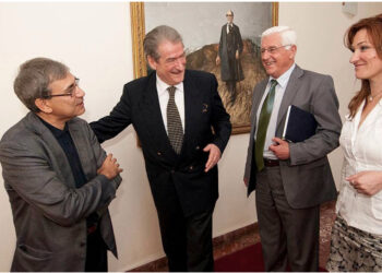 Flutura Açka: Doktor, lëri djemtë të kthehen në shtëpi!