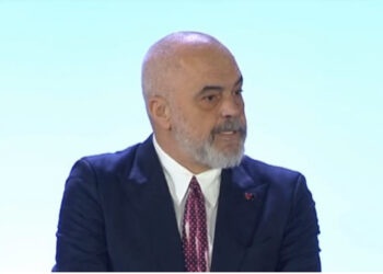 Tallje dhe ofendim/ Rama rrit rrogat e mjekëve 14 ditë përpara zgjedhjeve