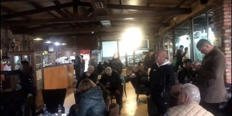 FOTO/ Si po e presin demokratët vendimin për vulën e PD-së