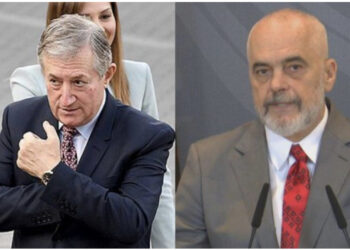 Publikon sms-të/ Hysenbelliu i nxjerr të palarat Ramës: Më tha sulmo ministrin e Jashtëm