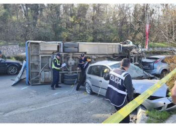 Çfarë dyshohet për aksidentin e katërfishtë tek Rruga e Elbasanit, zbardhet delarata e shoferit të autobusit: Nuk arrita dot të …