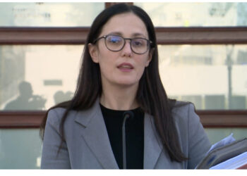 Qeveria nuk tërhiqet nga bordi, ministrja: Për shpërblimet vendosim në fund të muajit