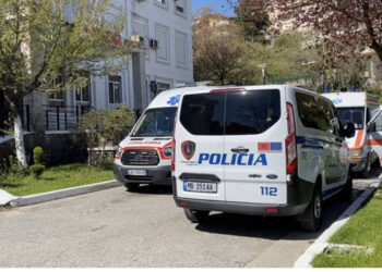 EMRAT/ Ky është çifti i bashkëshortëve që u plagosën me thikë pas konfliktit të çastit