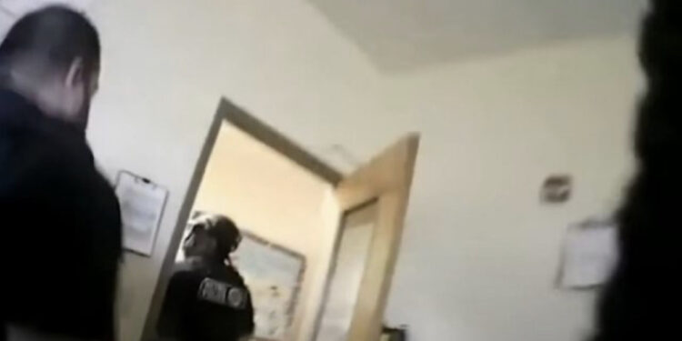 Tragjedia në SHBA, del VIDEO nga momenti kur policia vret sulmuesen në shkollë!