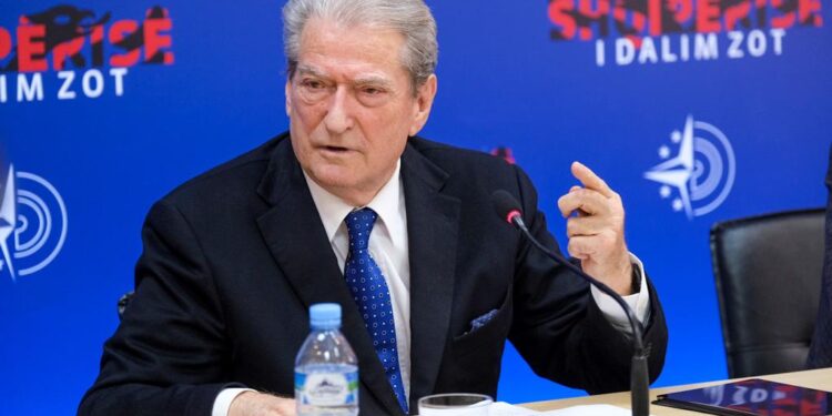 “AliBasha nuk as 10 vetë nga pas”, Berisha mblesh Kryesinë: Rama dhe Yuri Kim mendojnë se do e ringjallin Bashën me Vulën