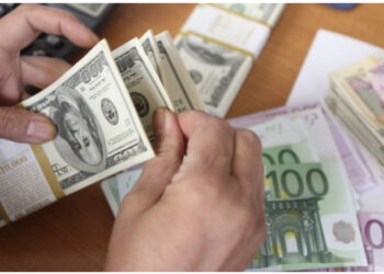 Këmbimi valutor, me sa shiten dhe blihen dollari dhe euro sot?