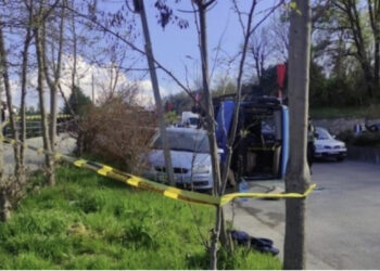 Përmbyset autobusi pranë Fakultetit Ekonomik në Tiranë, 3 të plagosur