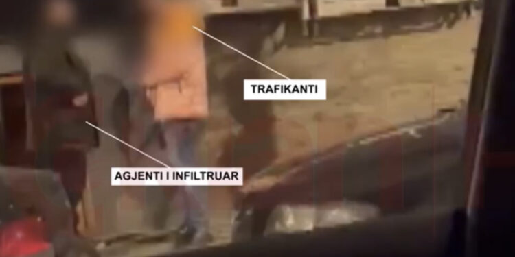 “Një më ngeli, se i hoqa”/ Del VIDEO që fundosi bandat e drogës në Tiranë, si trafikanti i shiste kokainë të infiltruarit të Policisë