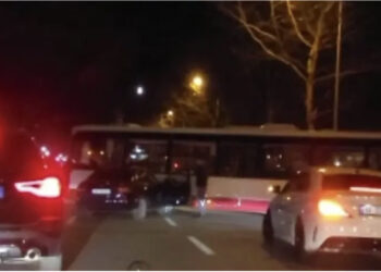 Një tjetër urban përfshihet në aksident në Tiranë