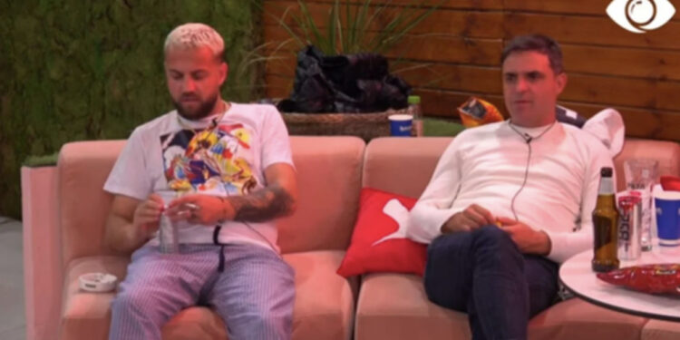 VIDEO/ “Jeni një tufë lepurushash!” Luizi ka një përgjigje prej “luani” për banorët që po përpiqen ta sulmojnë