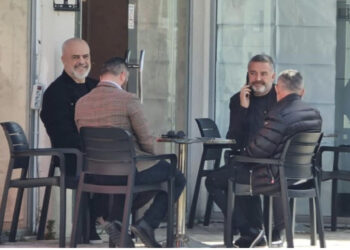 FOTO/ Beteja e klaneve për Bashkinë e Selenicës, Rama i merr vet në provim dy kandidatët