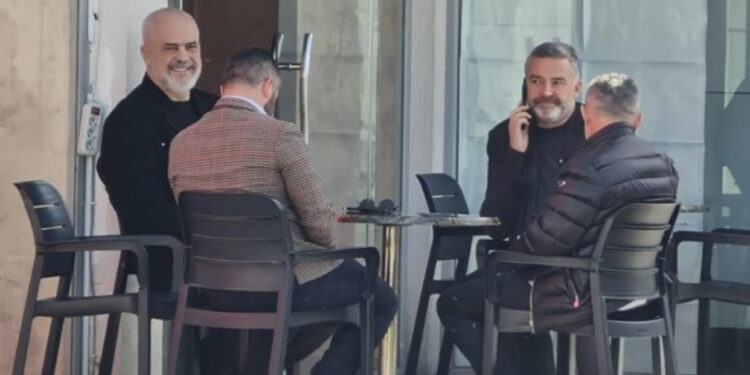 FOTO/ Beteja e klaneve për Bashkinë e Selenicës, Rama i merr vet në provim dy kandidatët