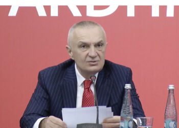 Meta: Ilaçe falas për pensionistët! Do të dyfishojmë rrogat e mjekëve