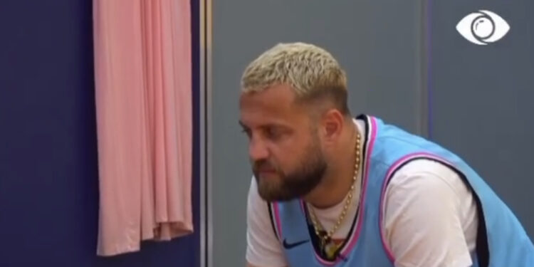 VIDEO/ Kiara bën gati valixhet, Luizi përlotet