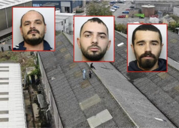 FOTO-EMRAT/ ‘Hapa dollapa’, momenti kur trafikantët shqiptarë fshihen nga policia mbi cati