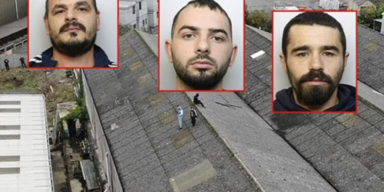 FOTO-EMRAT/ ‘Hapa dollapa’, momenti kur trafikantët shqiptarë fshihen nga policia mbi cati