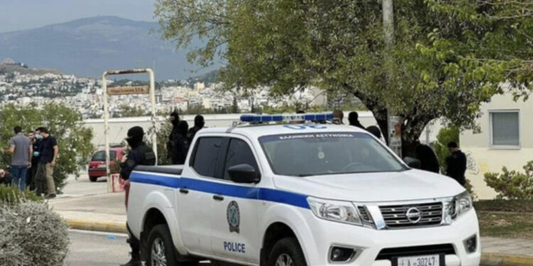 “Do të nxjerr videot p*rno”, nxjerr armën dhe kanos ish-gruan, arrestohet shqiptari