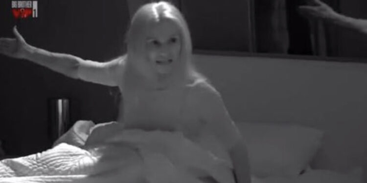 Ermiona sulmon Kiarën, Oltën dhe Maestron: Ajo po ju përdor, jeni bërë si gore!