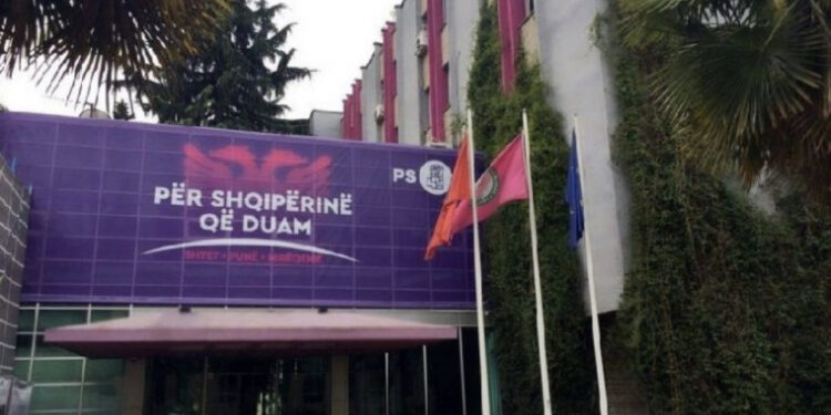 FOTO/ Zgjedhjet e 14-majit, PS dërgon në KQZ kërkesën për regjistrim