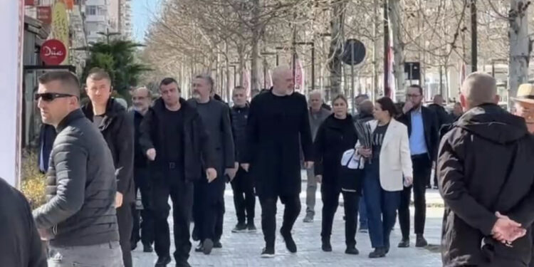 Kollovari Gramoz Rucit/ Plas në PS-në e Vlorës, baza kundër kandidatit të përcakuar nga Rama për Bashkinë