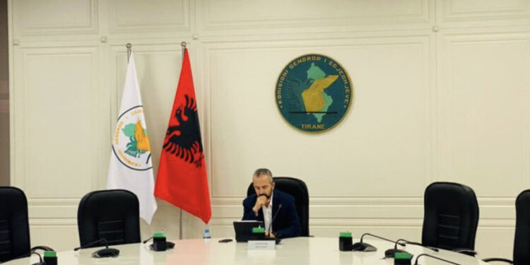 EMRAT/ 3 deputetë të PD “tradhtojnë” Berishën? Firmosin për një tjetër koalicion opozitar