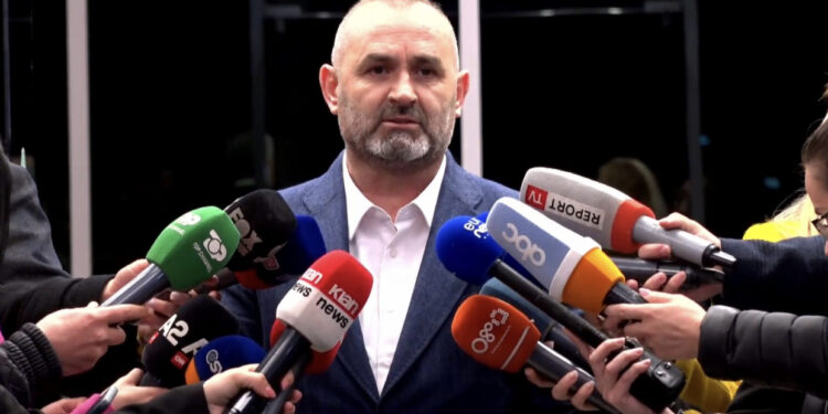 PS shkon në tre bashkitë e Lezhës me “xhaketat e vjetra”!