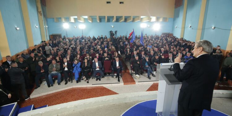 Berisha në Peqin: Koha provoi se në mbarë Shqipërinë ne kemi kandidatë më të mirë se kurrë më parë