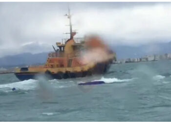 Ishin në rrezik për tu mbytur, shpëtohen dy pjesëtarë të një anije në Durrës