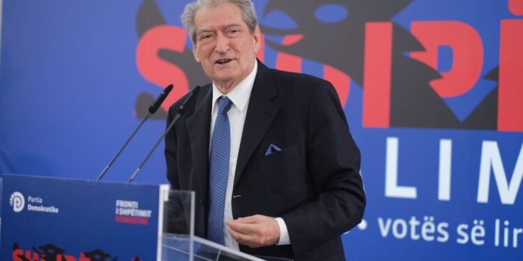 Berisha: Ramës i jap fjalën e nderit se do ta përzëmë me protesta