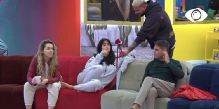 Ç’mendon Beniada, shoqja e Jorit, për afrimitetin e saj me Luizin?