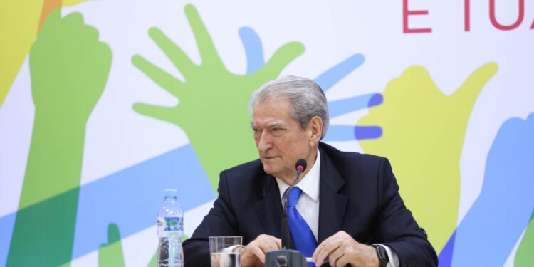 Breshëritë mbi Top Channel/ Berisha: Çdo bandit kryesor sot është i lidhur me Edi Ramën