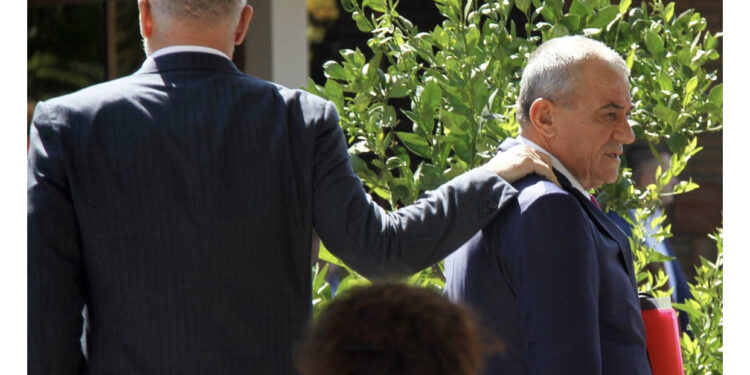 Pashallëku i fundit i Gramoz Ruçit/ Si po tenton “ujku i vjetër” që të kap Vlorën