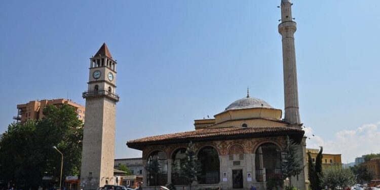 Nis sot muaji i Ramazanit për besimtarët myslimanë