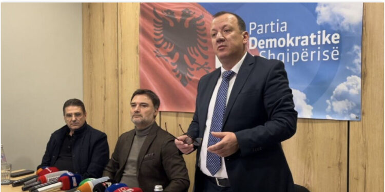 Kandidati i Alibeajt dhe këshilltarët tërhiqen nga gara në Korçë: Na cënuan dinjitetin