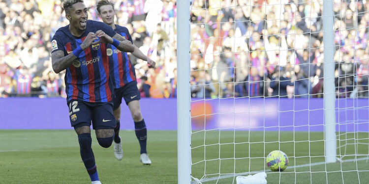 VIDEO/ Barcelona triumfon me 10 lojtarë kundër Valencias, +10 nga Reali