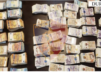 150 mijë euro dhe 164 mijë paund të fshehura në kabinën e kamionit, arrestohet shoferi në Portin e Durrësit