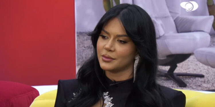 Detaje nga festa e ditëlindjes së Efit, ku e shoqëronte dhe i dashuri! Tentoi ta mbajë të fshehtë, por…