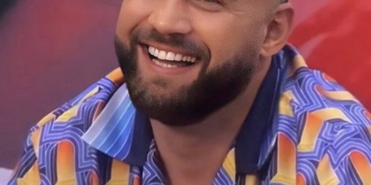 Si të vishemi si Luizi! Nga kostumet në ngjyra të ndryshme, deri te xhaketa xhins, këngëtari frymëzon me outfit-et e tij…