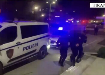 “Ku i ke lekët?”/ Kanosën një person dhe familjarët e tij, arrestohen 2 të “fortit”