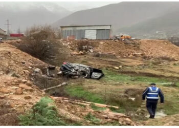 EMRI/ Makina del nga rruga dhe përfundon në kanal, 25-vjeçari niset me helikopter drejt “Traumës”