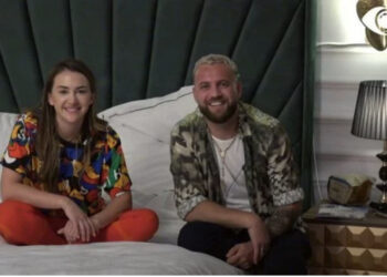 FOTO/ “Mami të dashuron”, Luizi i kthen përgjigjen epike fanses