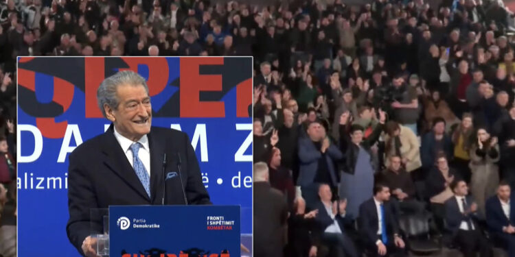 Berisha “elektrizon” sallën në Kavajë dhe bën premtimin e madh: Rrogat edhe mund të trefishohen