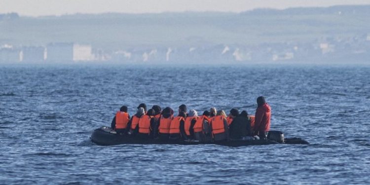 Pjesë e bandës kriminale në Angli, 51-vjeçari zbardh skemat e kalimit të emigrantëve shqiptarë