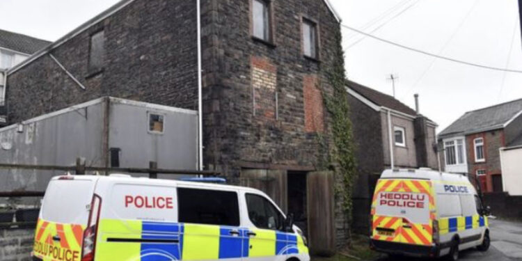 FOTO/ Kujdesej për shtëpinë e barit, arrestohet 35-vjeçari shqiptar në Angli