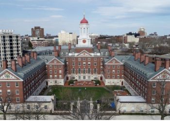 HISTORIKE/ Gjuha shqipe futet zyrtarisht në Universitetin e Harvardit