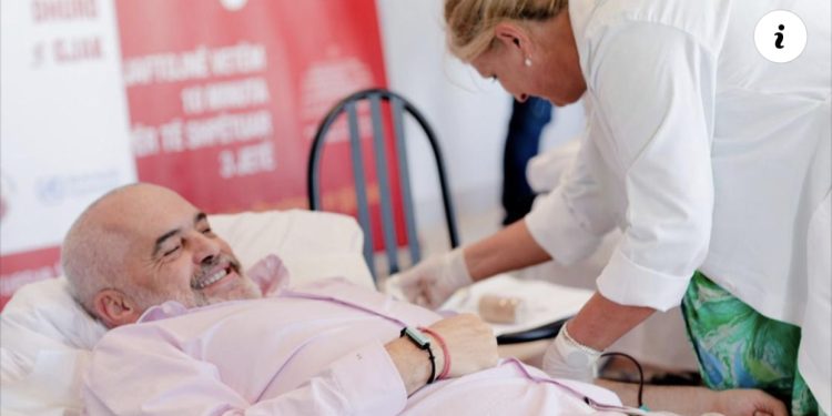 Rama me urgjencë në spital! Kush është mjeku i njohur që e operoi?