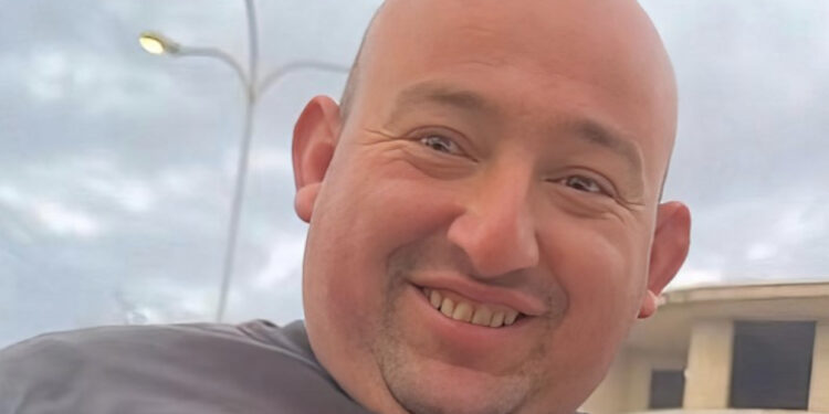 Kamioni përplas për vdekje në Tiranë “Olsi policin” e Tik-Tok-ut